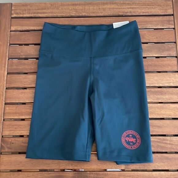 NWT Nike Dri-Fit 7 '' Campus Shorts Navy Women Size XS(FJ1825-454)MSRP$50 - Picture 1 of 9
